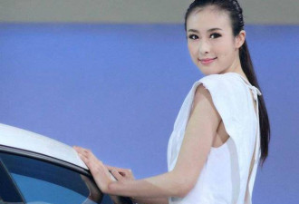 “中国第一车模”现状：嫁加国富商，容貌大变