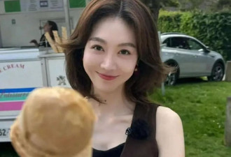姜妍逛商场被偶遇：穿条纹上衣扎丸子头像20岁