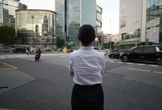 教室偷拍秒变黄图，高中老师被AI扒光