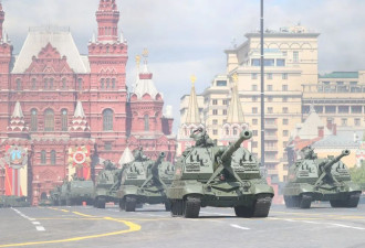 俄纪念苏联伟大卫国战争胜利80周年阅兵式现场图