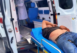 中国男子被电晕 倒挂15米高空