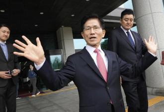 才过一夜 金文洙又成了总统候选人