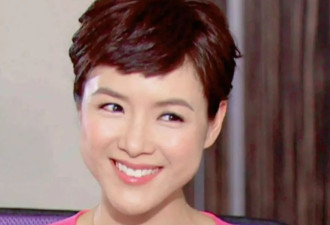 “港剧女王”嫁给陈豪4年生3胎，如今44岁过得怎样？