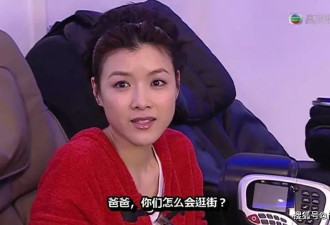 “港剧女王”嫁给陈豪4年生3胎，如今44岁过得怎样？