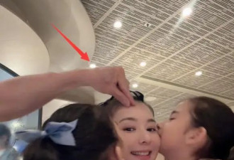 59岁郭富城陪岳母过母亲节，方媛被女儿亲吻...