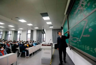 文科教师沦为高校“大厂”边缘人:末位淘汰，35岁危机