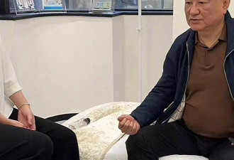 央视61岁主持王宁在日本做大血净 脸色发黑发暗