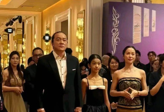 42岁江一燕携一家三口低调亮相，54岁老公风度翩翩