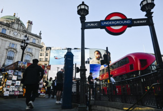 英国伦敦地铁突发大停电多条路线停运及延