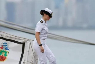 西班牙公主军训照片曝光：天使颜值+壮实体格