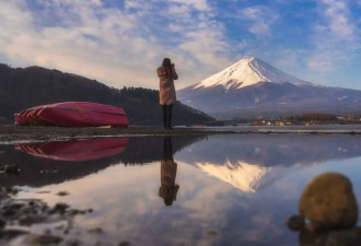 日本山梨县山中湖自然风光无限 吸引民众目光