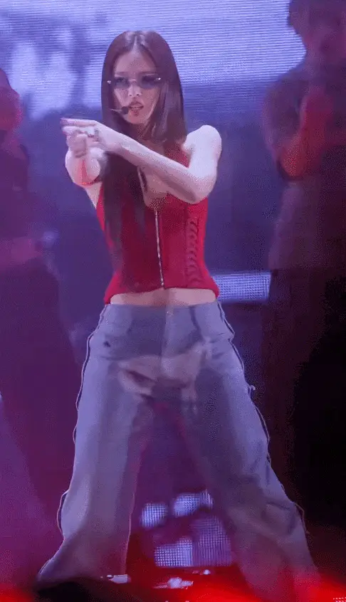 开扒Jennie的私服！“人间香奈儿”带火这么多百元千元级单品