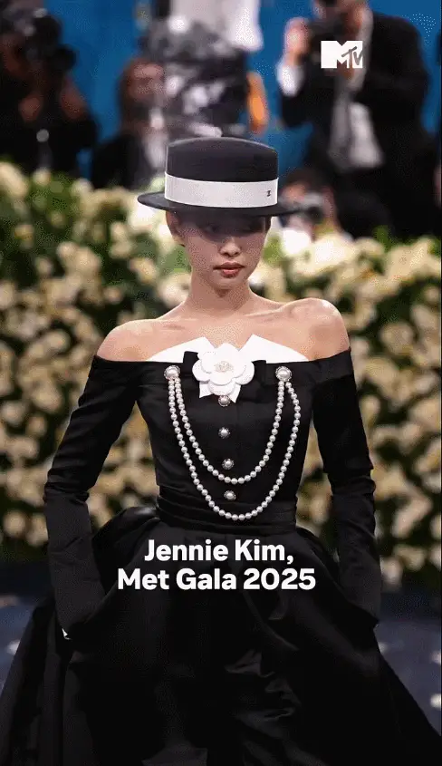 开扒Jennie的私服！“人间香奈儿”带火这么多百元千元级单品