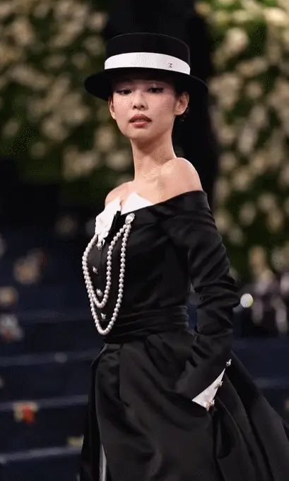开扒Jennie的私服！“人间香奈儿”带火这么多百元千元级单品
