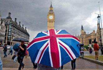英国收紧移民政策 申请永居门槛5年变10年