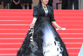 戛纳电影节红毯:刘晓庆豪横,小李子变清澈