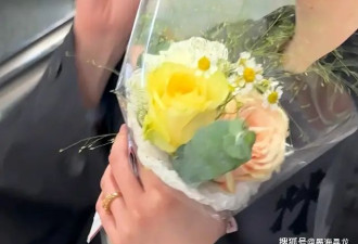鹿晗关晓彤恋情迎来转机，女方无名指戴钻戒被拍，分手博意外停更