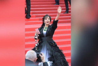 73岁刘晓庆现身坎城影展 无滤镜生图惊呆众人