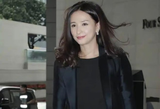 香港知名女星独享8层独立屋,老公在睡梦中猝死...