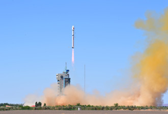 中国成功发射全球首个AI太空计算卫星星座