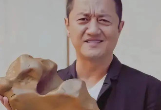 李亚鹏落魄了，一家五口挤100平米出租屋....