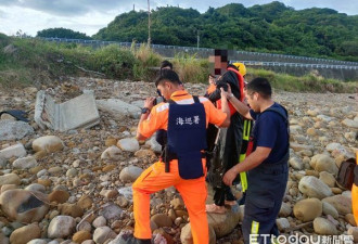 中国两兄弟搭橡皮艇偷渡台湾成功