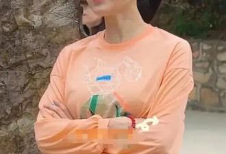 金巧巧近照曝光，奶奶脸孙女头型，少女身材惊艳，网友：孔雀公主？