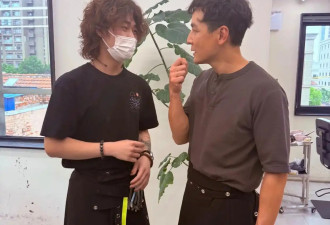 上海理发店惊现50岁吴彦祖打工身影 穿着裙子