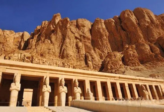 世界上最巨大的墓地 使用230万块巨石造成