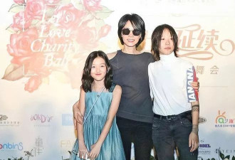 19岁李嫣曝近照，兔唇消失变美艳千金