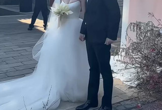 汪小菲二婚兴致不高？誓言时走神仰望天空