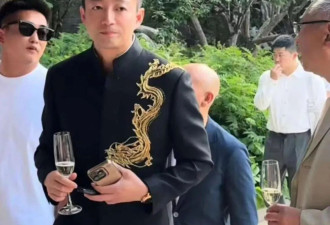 汪小菲二婚兴致不高？誓言时走神仰望天空