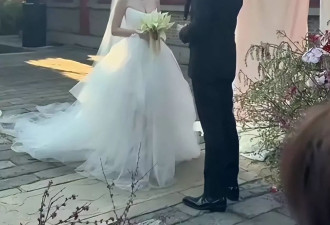 汪小菲二婚兴致不高？誓言时走神仰望天空