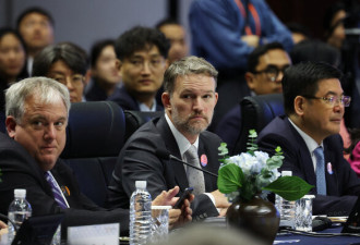 美国贸易代表成APEC会议焦点，各国争相与其对话