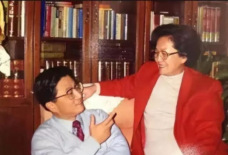 1994年黄菊和妻子余慧文的合影,去世8年后骨灰迁出八宝山