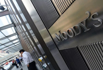 WSJ：两党均不想限制支出 美国理应被降级