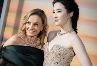 刘亦菲瘦了！和Lisa同框生图曝光，网友直言好像大小姐和女佣