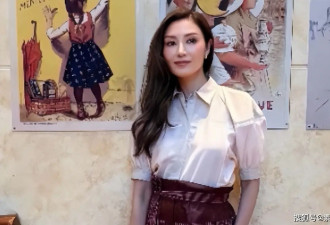 55岁李嘉欣在新加坡拍“港风”照，复刻20年前的自己