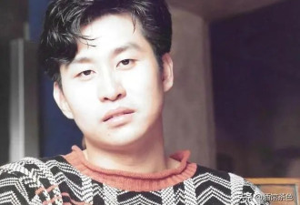 64岁郑智化现状：出行全靠轮椅，妻子对他不离不弃，26岁女儿好美