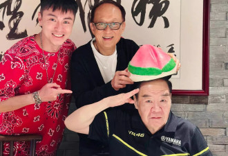 肥猫郑则仕庆祝74岁生日，外表显苍老