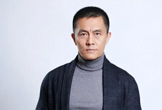 老戏骨常戎现状：62岁肌肉发达，热衷下厨，45岁妻子风韵犹存