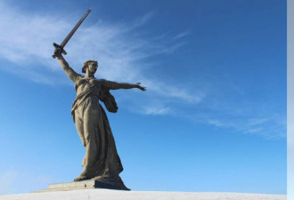 俄国体育学院校长被发现“陈尸雕像中”