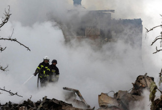 交换战俘之际乌克兰再遭大规模袭击 至少12人死亡