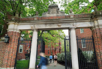 中国留学生返美恐无期：天塌了 没想到成历史一部分