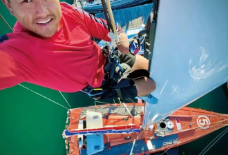 一只手、一条船，27616海里，他完成了全球航行