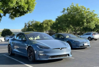 新款特斯拉Model S Plaid实车 依旧采用屏幕换挡