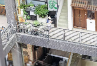成都住宅因造型独特爆红 网友：以为是AI