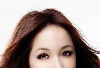 萧亚轩写真大秀火辣身材！肤白貌美大长腿的性感天后
