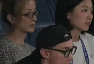 陈奕迅女儿3年前台唱歌，片段疯传，一举动神复制父亲，或将出道做歌手
