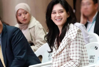 55岁韩国女首富李富真优雅又得体！裙过膝、不带金，清冷又孤傲